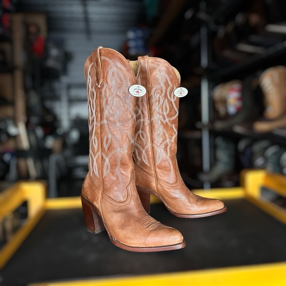 Idyllwind Shoes - Idyllwind Revenge Western Boot
Tan Womens Size 8B